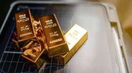 Gold Falls Amid Inflation