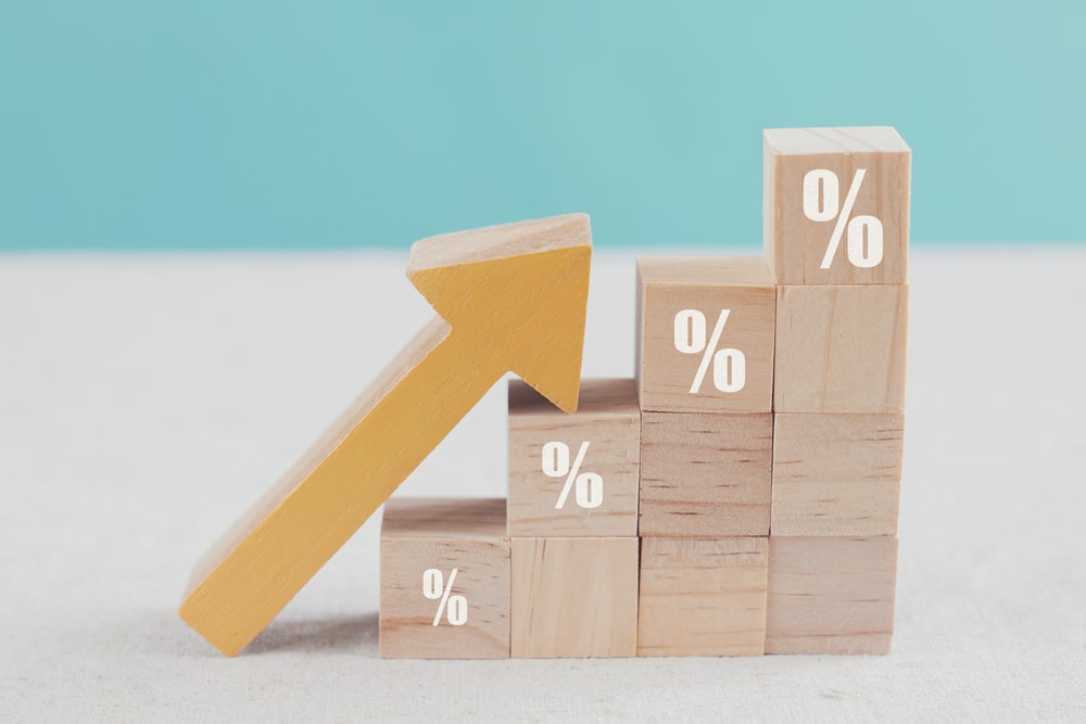 Trump Demands Rate Cuts