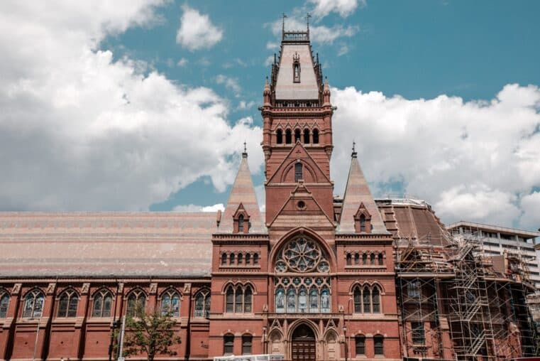 Harvard gold and Bitcoin investment