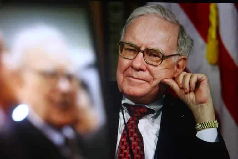 Warren Buffett dollar outlook