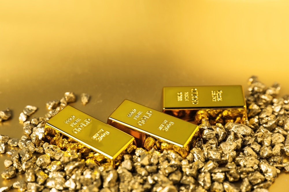 weak economy fuels gold surge