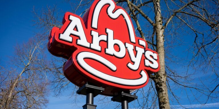 Beaverton,,Or,,Usa,-,Jan,25,,2022:,Arby's,Sign,Is