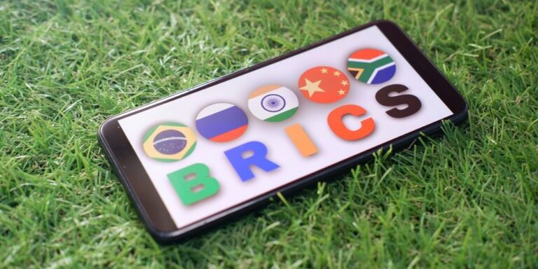 Abandon the US Dollar