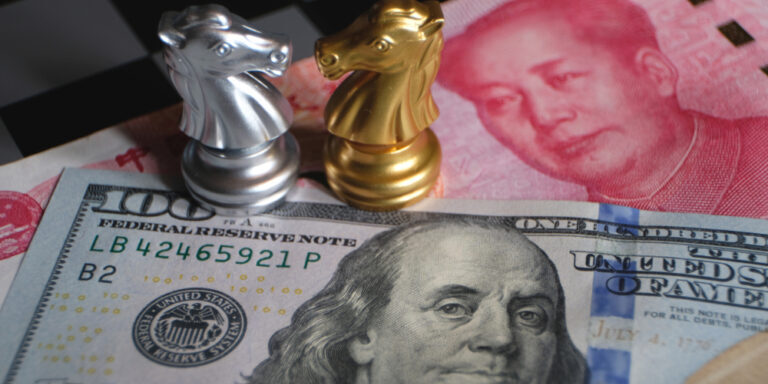 Chess,Game,,Two,Knights,Face,To,Face,On,Chinese,Yuan