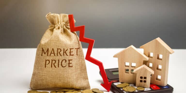 Money,Bag,With,The,Word,Market,Price,And,An,Arrow