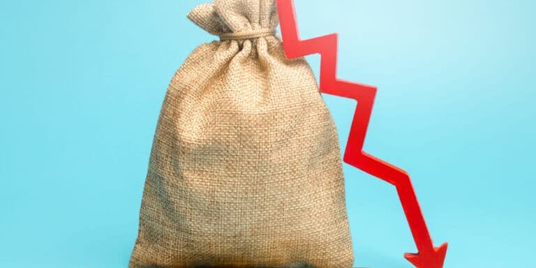 Money,Bag,And,Red,Arrow,Down.,Economic,Difficulties.,Stagnation,,Declining