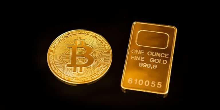 Bitcoin,Vs,Gold,-,Comparing,Bitcoins,And,Gold,Bar,On Bitcoin,Vs,Gold,-,Comparing,Bitcoins,And,Gold,Bar,On