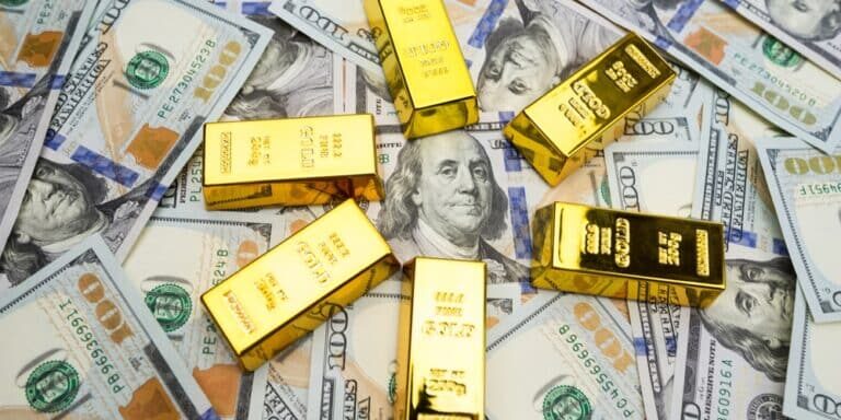Gold,Bullion,Over,100,Us,Dollar,Money,,Investment,And,Wealth