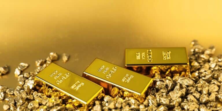 weak economy fuels gold surge