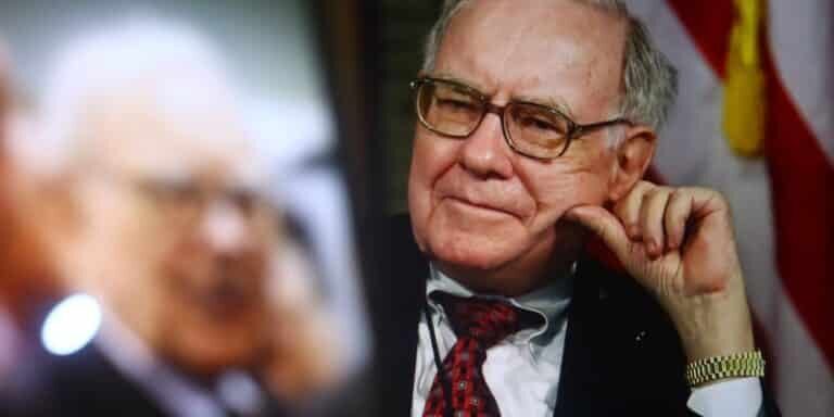 Warren,Buffett,Is,A,Billionaire,Investor,And,Philanthropist,Who,Serves Warren Buffett dollar outlook