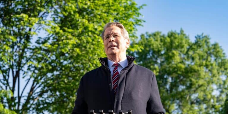 Us,Treasury,Secretary,,Scott,Bessent,Walking,To,A,Interview,At