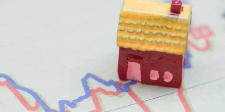 Mortgage Rates Near 6% Housing Market Risk